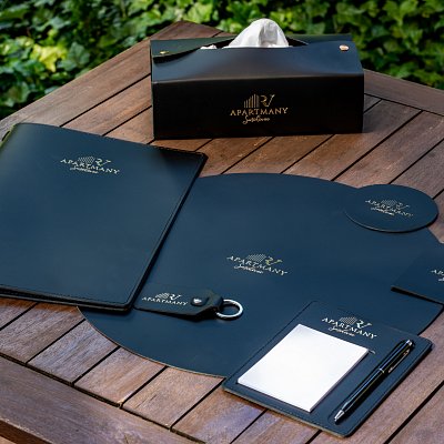 Set zo Spectro kože s tepelnou razbou loga zlatou f.