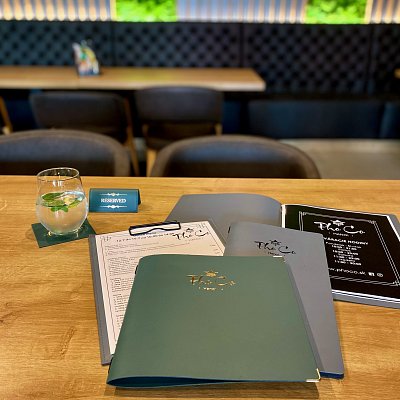 Set menu kariet Ambiente zo Spectro kože s razbou loga zlatou f.