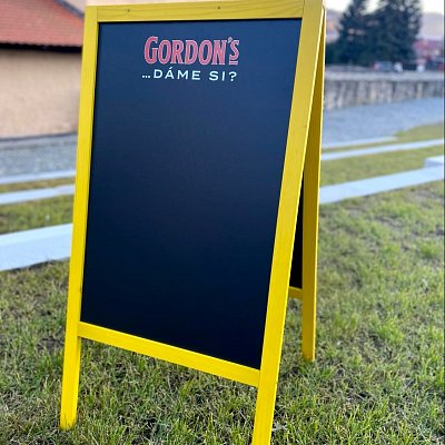 Ačková stojanová tabula pre brand Gordon's s UV potlačou.