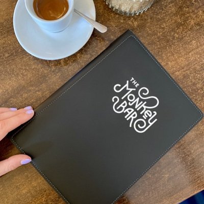 menu-karta-s-razbou-loga-na-mieru