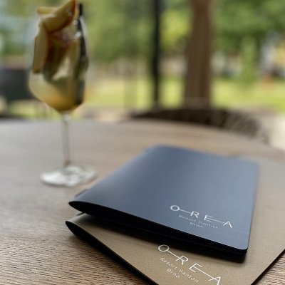 menu-karta-s-bielou-razbou-loga