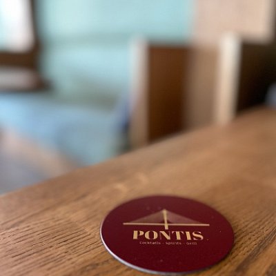 Podložka pod pohár z kože Spectro so zlatou razbou Pontis bar