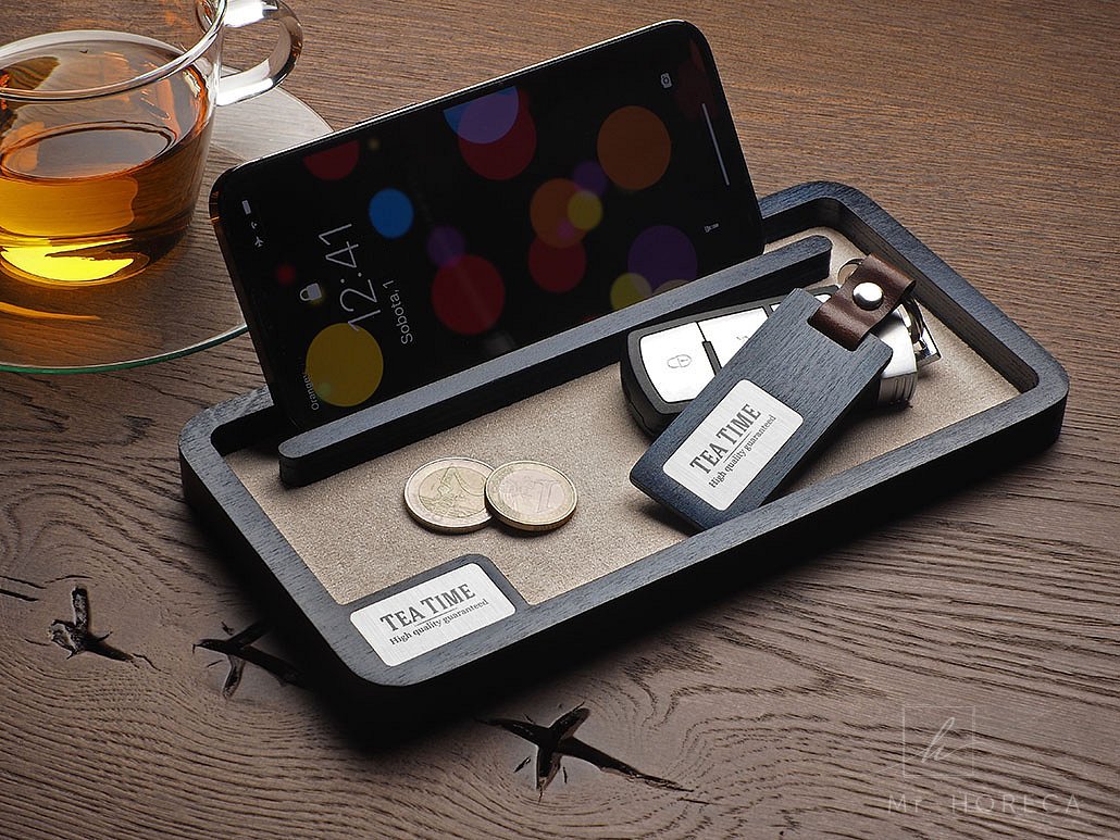 dreveny-organizer-hneda-preglejka