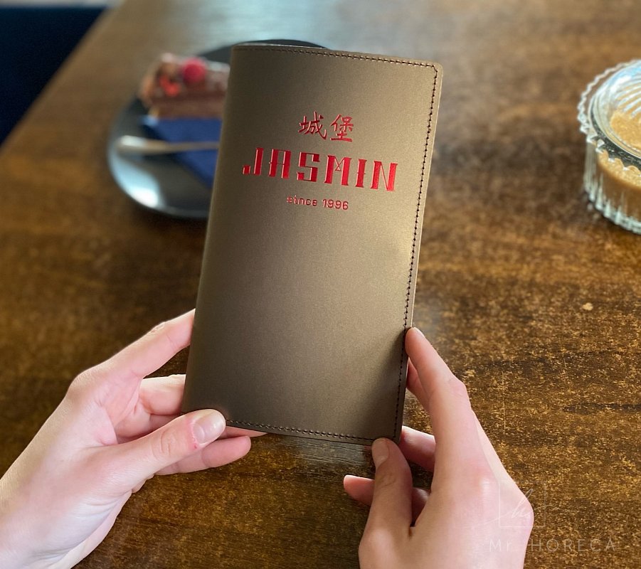 obal-na-uctenku-z-koze-spectro-so-zapinanim