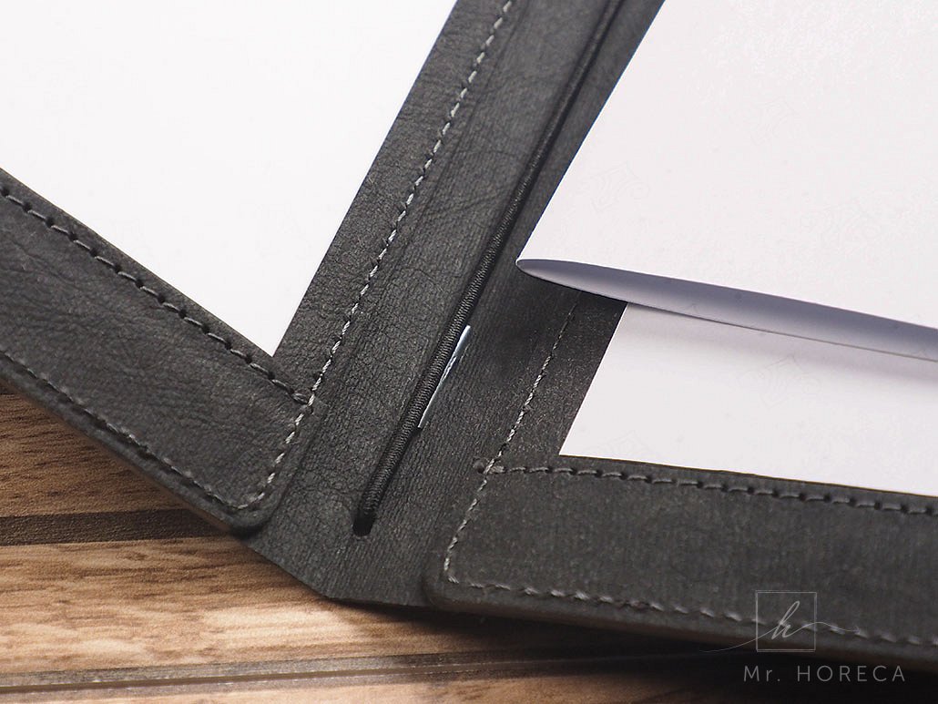 1738245980_menu-fine-dining-ambiente-umyvatelny-papier-cierny-detail-gumicka